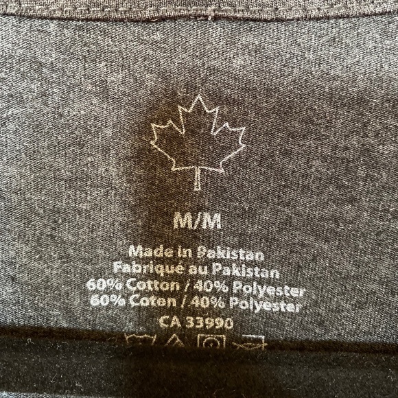NWOT. Canada t-shirt - Picture 4 of 5
